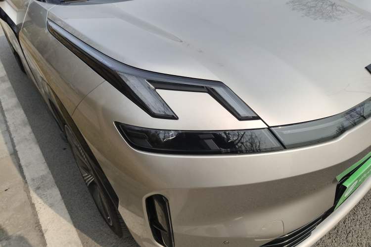 Used Lynk & Co 08 EM-P 2023 120km Long-Range Halo