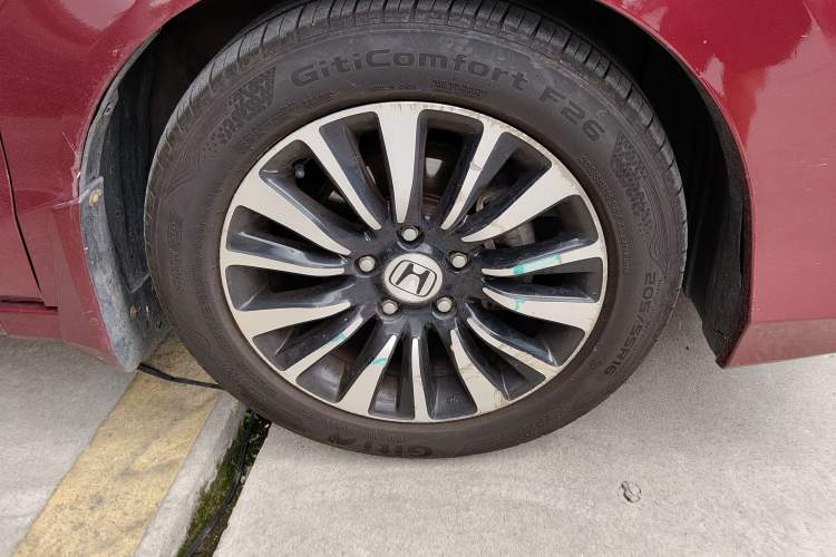 Used Honda Crider 2013 1.8L manual Comfort version Right Front Wheel Hub