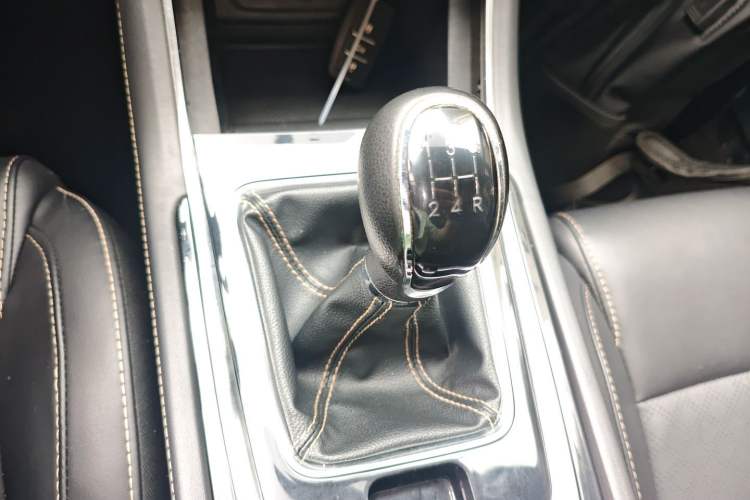 Used Changan Eado 2019 High-Energy Edition 1.6L GDI Manual Pioneer Model China VI Standard
