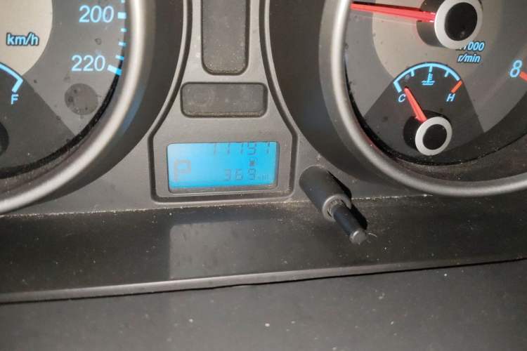 Used Buick Excelle 2013 1.5L Automatic Luxury Model Odometer Close Up