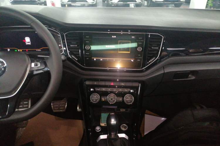 Used Volkswagen T-ROC 2018 280TSI DSG Two-Wheel-Drive Luxury Version China V Emission Standard