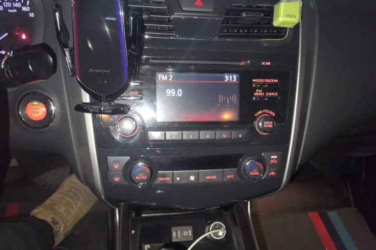 Used Nissan Teana 2013 2.0L XL Comfort Edition Audio And AC Panel