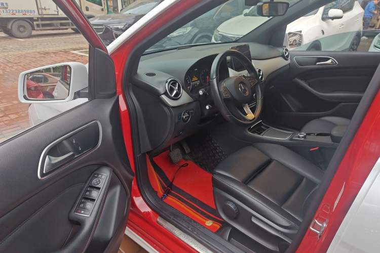 Used Mercedes-Benz B-Class 2019 B 200 Sport Edition Driver Seat