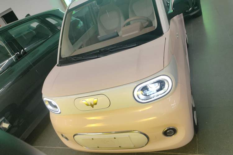 Used Wuling Hongguang MINIEV 2024 3rd Generation 215km Advanced Version