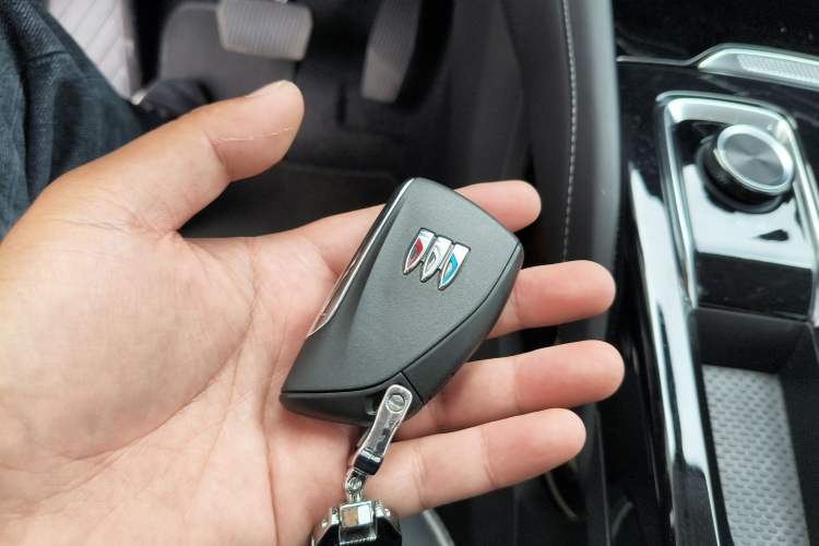 Used Buick Envision 2025 Encore Plus 28T Two-Wheel-Drive Platinum Edition