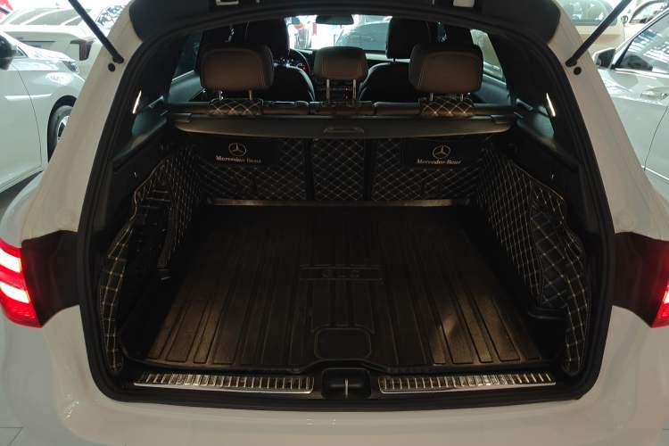 Used Mercedes-Benz GLC 2019 GLC 260 L 4MATIC Dynamic Model