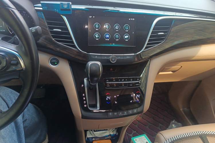 Used Buick GL8 2018 ES 28T Luxury Model China VI Standard Audio And AC Panel