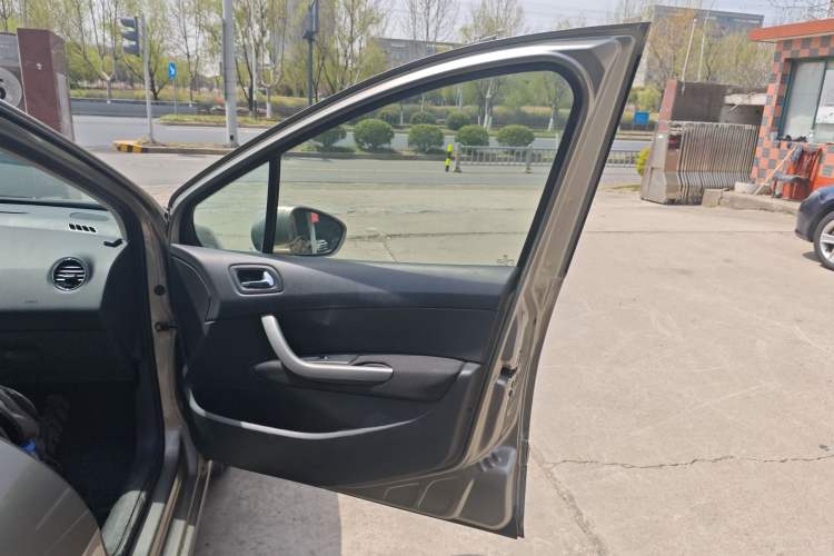 Used Peugeot 408 2013 2.0L Automatic Comfort Edition