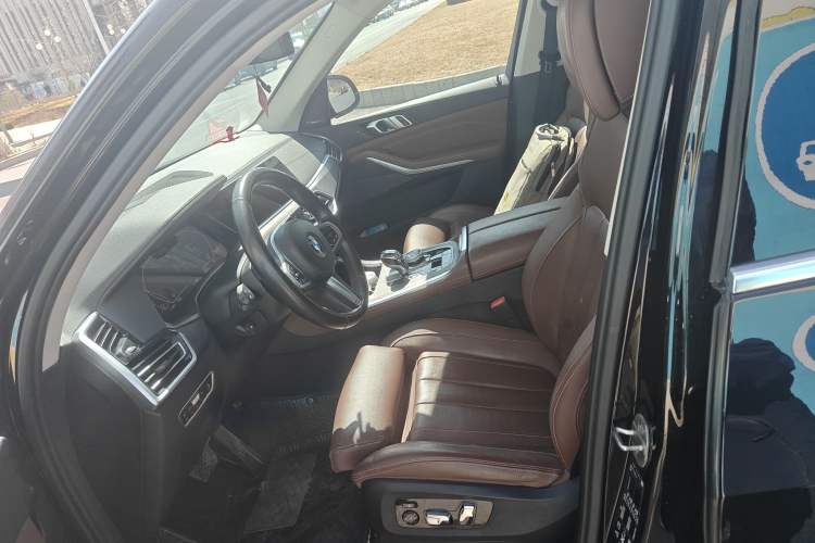 Used BMW X5 2020 xDrive40i Luxury Model with M Sport Package
