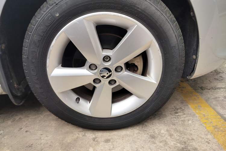 Used Skoda Rapid 2013 1.6L Manual Smart Selection Model