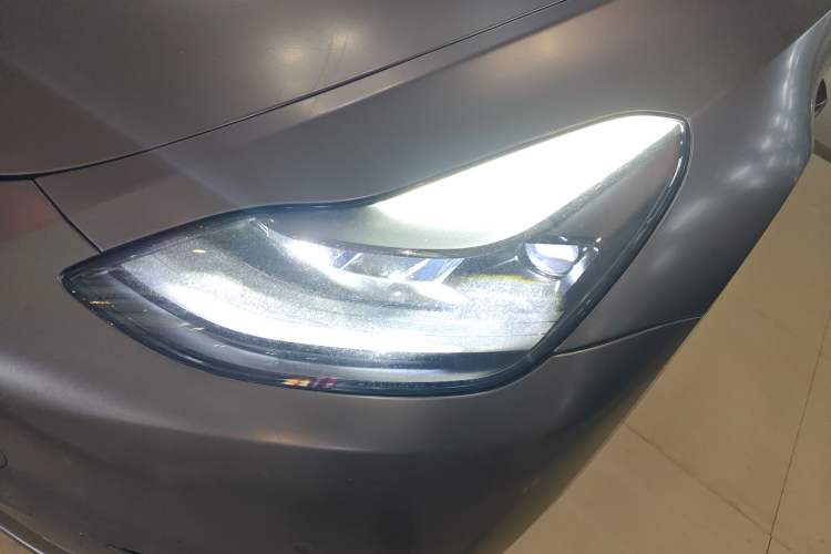 Used Tesla Model Y 2023 Rear-Wheel-Drive Version
