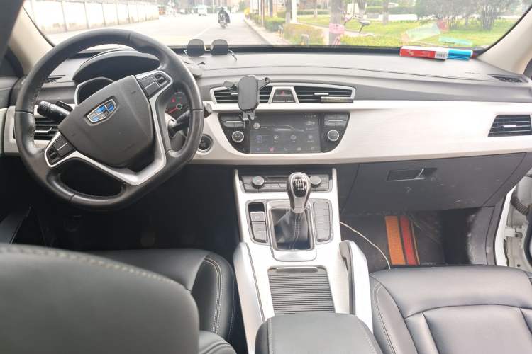 Used Geely Auto Emgrand X7 Sport 2018 1.8TD Manual Two-Wheel Drive Zhiya Model