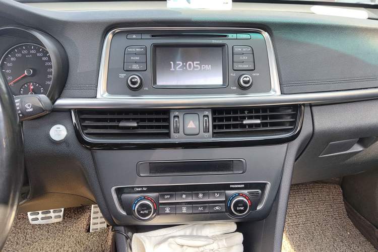 Used Kia K5 2016 2.0L Automatic LUX
