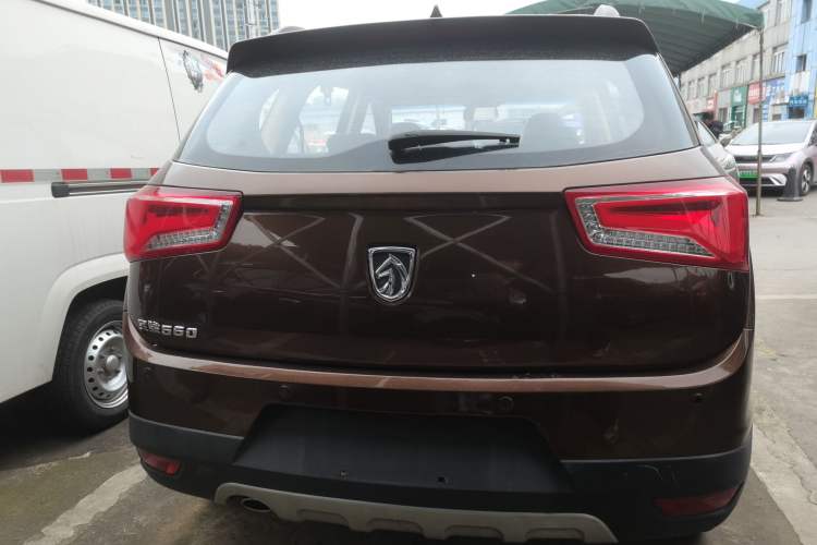 Used Baojun 560 2015 1.8L manual luxury version

