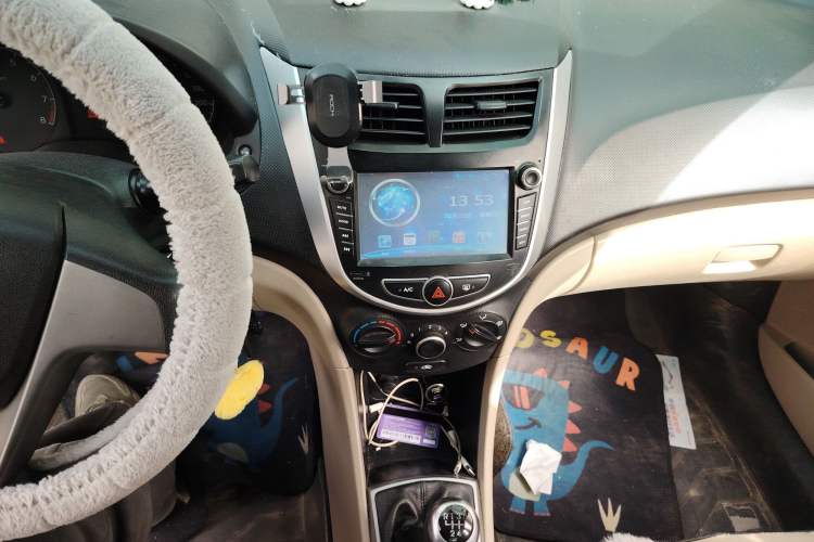 Used Hyundai Verna (older generation) 2014 1.4L Manual Smart GLS Trim
