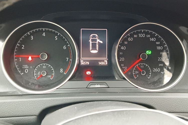 Used Volkswagen Golf 2017 1.6L Automatic Comfort Million-Vehicle Anniversary Edition
