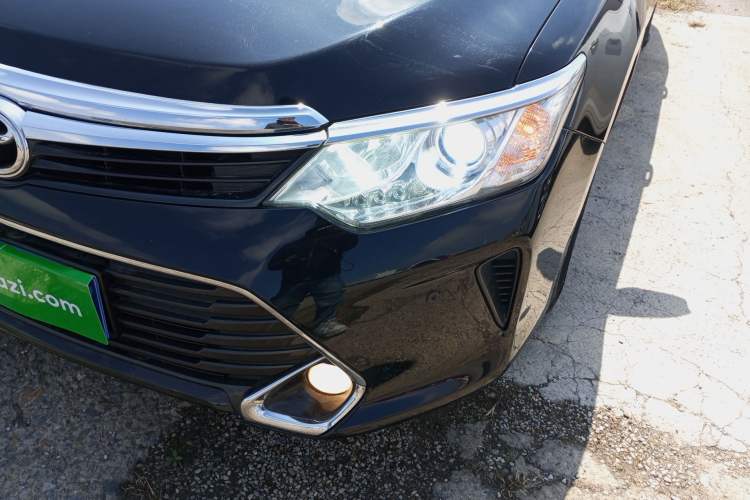 Used Toyota Camry 2016 2.0E 10th Anniversary Elite Edition
