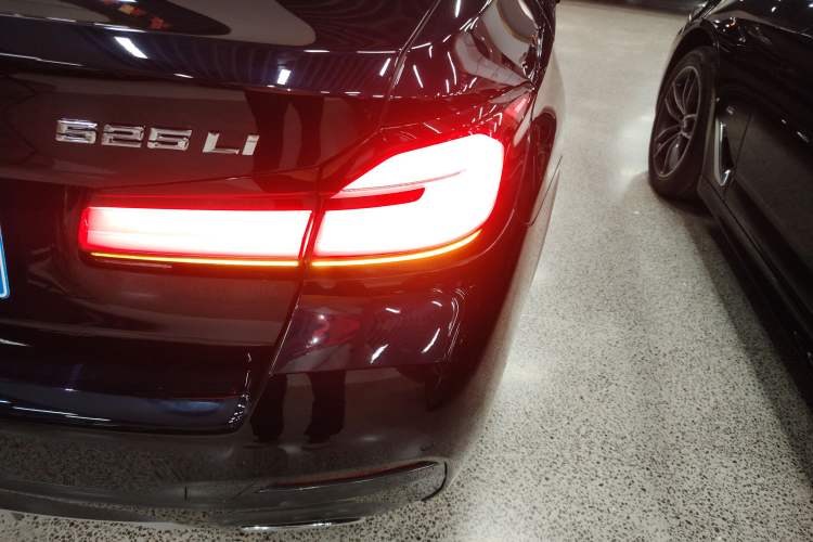 Used BMW 5 Series 2022 Restyled 525Li M Sport Package