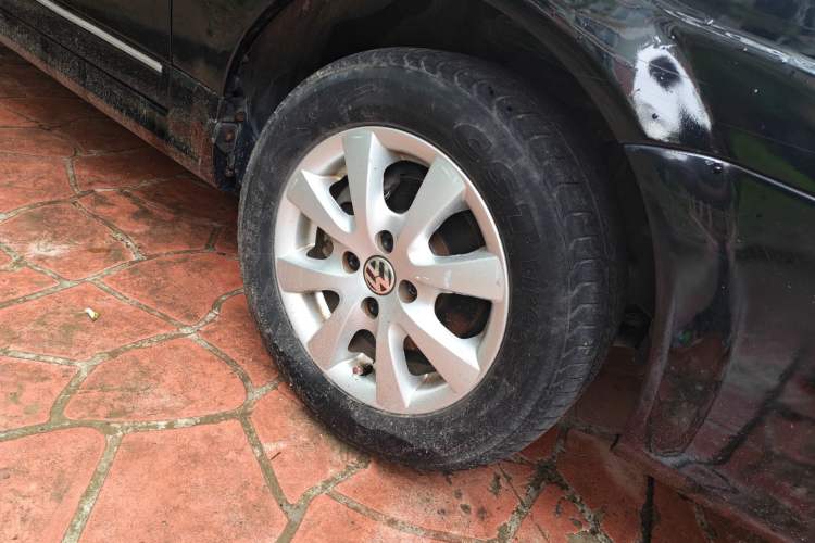 Used Volkswagen Santana Vista 2008 1.8L Manual Comfort Edition Right Front Wheel Hub