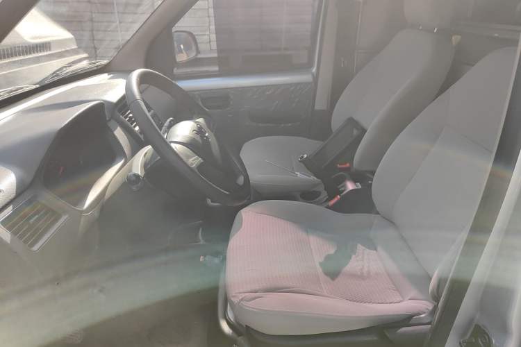 Used Wuling Rongguang S 2023 1.5L Basic Enclosed-Window Vehicle 2 Seats