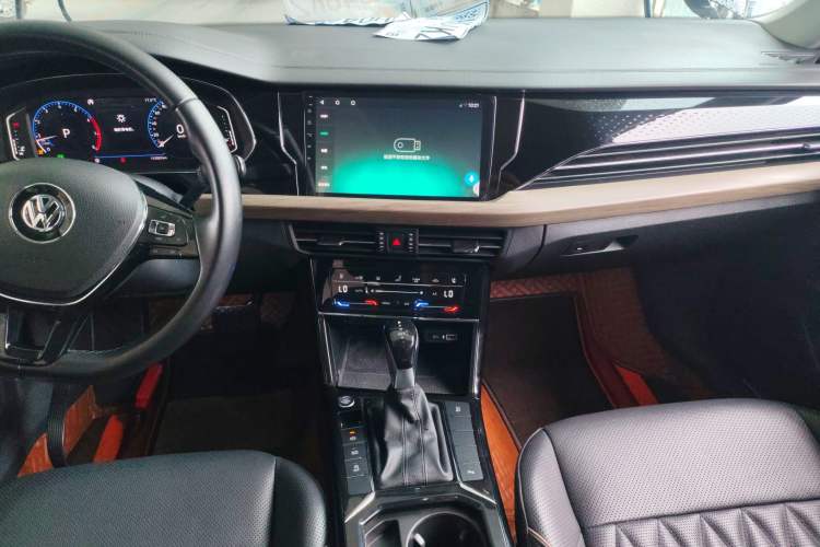 Used Volkswagen Passat 2020 330TSI Luxury Edition China VI Audio And AC Panel