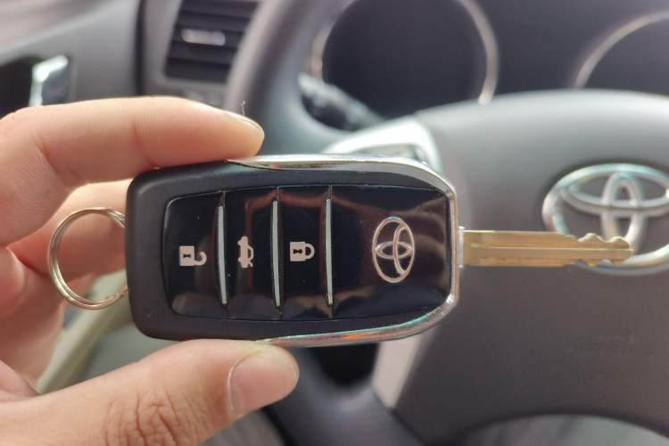 Used Toyota Highlander 2012 2.7L Two-Wheel Drive 7-Seater Elite Edition