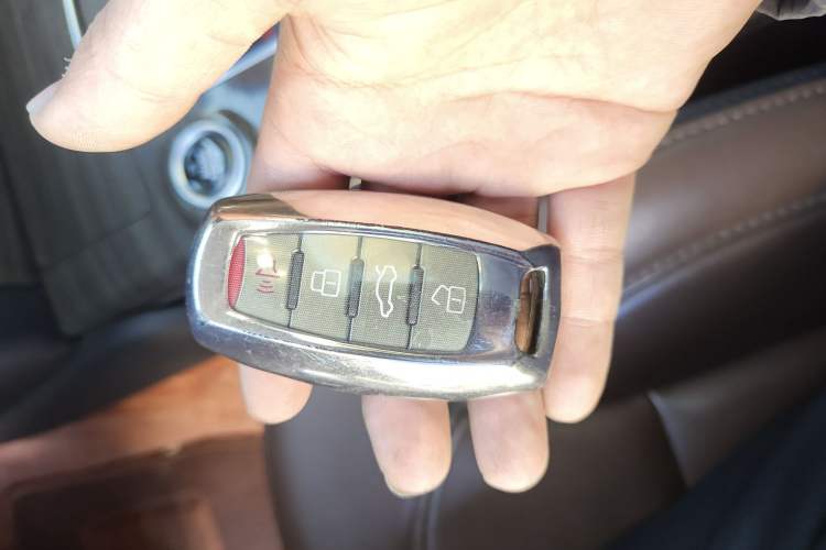 Used Haval H9 2016 2.0T Four-Wheel Drive Elite Version 7 Seats