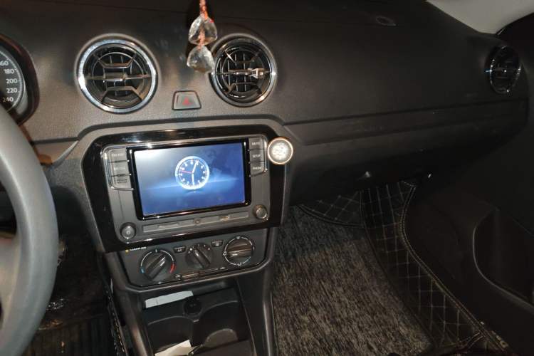 Used Volkswagen Jetta 2017 1.5L Manual Fashion Edition