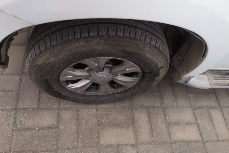 Used Isuzu JLM 2020 2.5T Two-Wheel Drive Diesel Leading-Edge JE4D25Q6A with National VI Emission Standards Standard Wheelbase – Ruimai S
