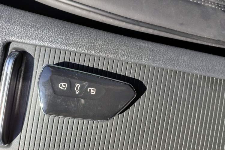 Used Volkswagen Magotan 2026 30 Million Vehicles Selected Model 380TSI DSG Luxury Edition Vehicle Key