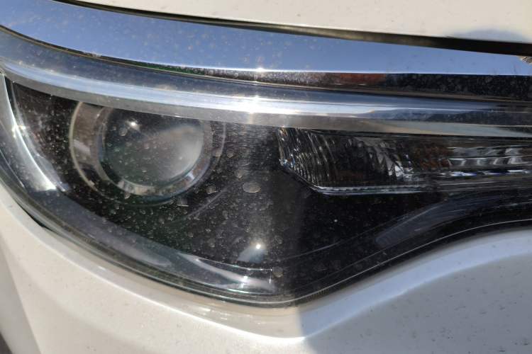 Used Toyota Levin 2017 Revised Version 185T CVT Elite Edition China VI Standard Right Front Headlight