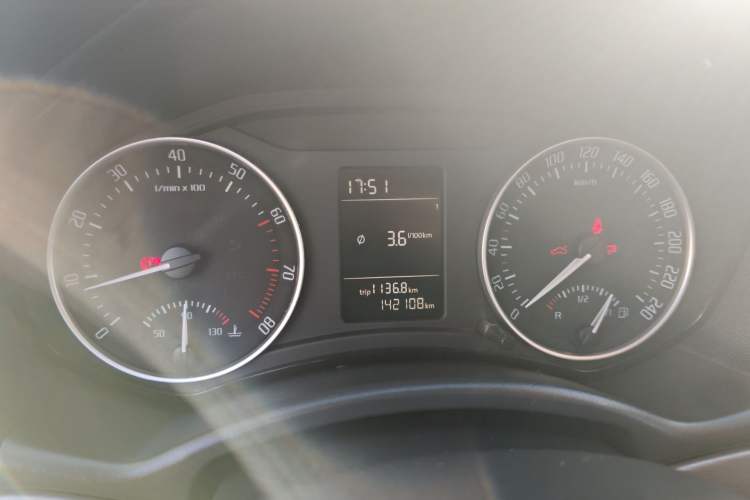 Used Skoda Octavia 2013 1.6L Manual Yijie Edition Instrument Cluster