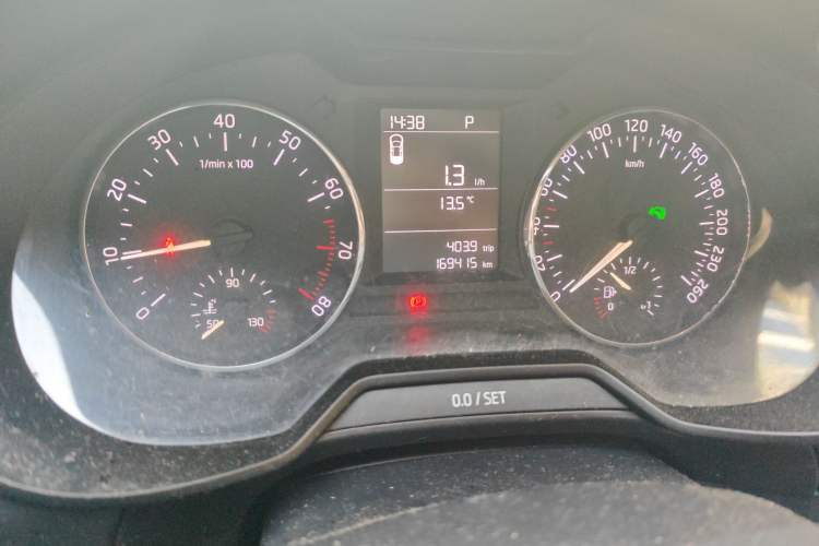 Used Skoda Octavia 2016 1.6L Automatic Chuanxing Edition Odometer Close Up