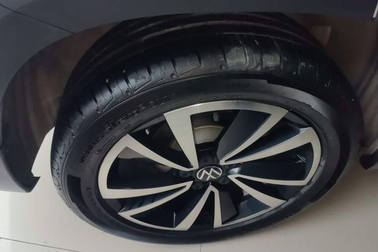 Used Volkswagen Tharu 2022 280TSI Two-Wheel-Drive Luxury Edition Right Rear Wheel Hub