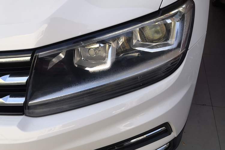 Used Volkswagen Tiguan L 2017 330TSI Automatic Two-Wheel Drive Luxury Edition