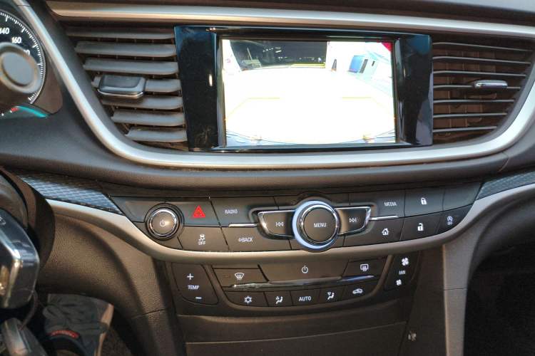 Used Buick GT 2019 18T Automatic Connected Elite Model China VI Standard Audio And AC Panel