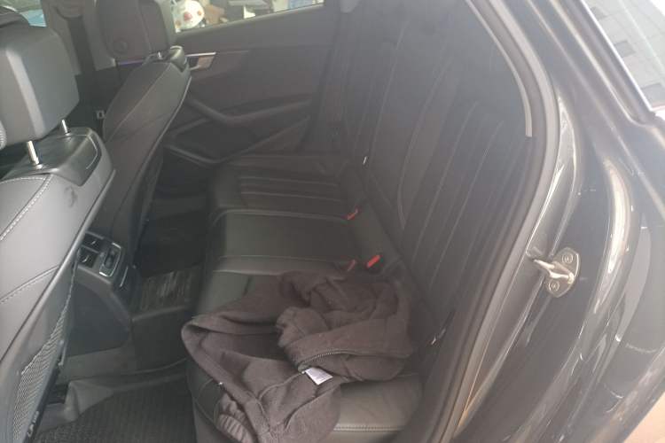 Used Audi A4L 2020 40 TFSI Luxury Dynamic Model
