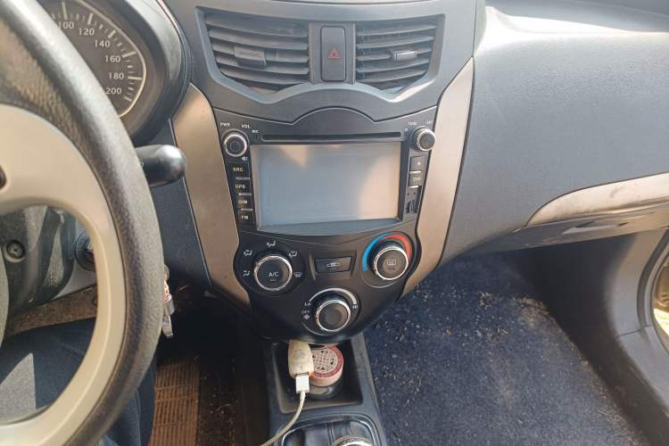 Used FAW Xiali N7 2014 1.3L Manual Sport Prestige Edition Audio And AC Panel