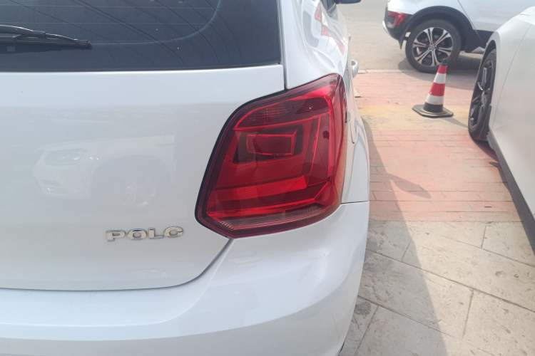 Used Volkswagen Polo 2016 1.4L Manual Fashion Model