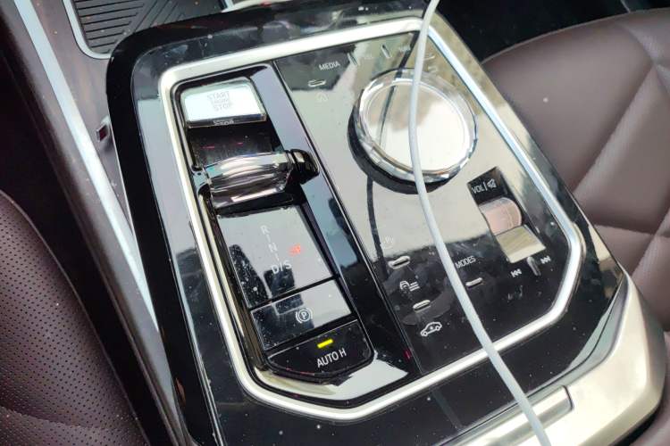 Used BMW 7 Series 2023 735Li Luxury Package Gear Lever