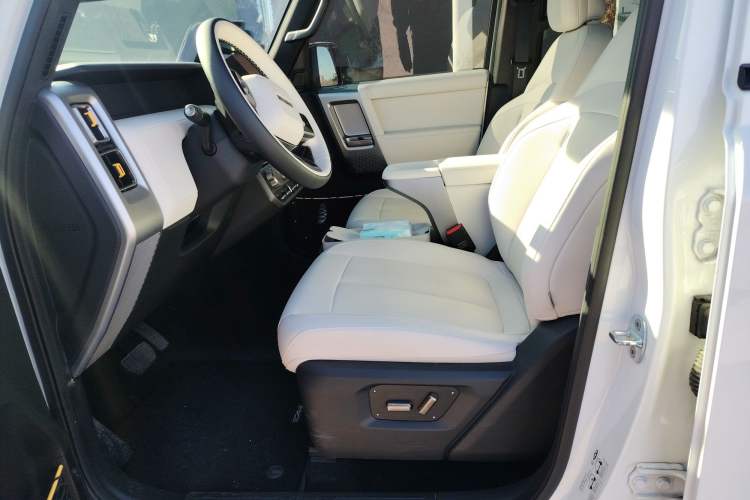 Used iCAR V23 2025 501 Four-Wheel Drive Intelligent Driving Version