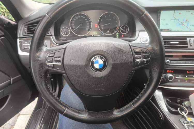 Used BMW 5 Series 2012 530Li Leading Model Steering Wheel