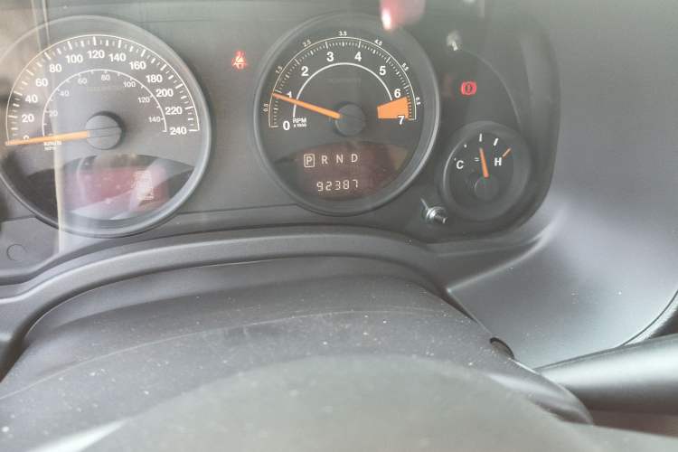 Used Jeep Compass 2014 2.0L two-wheel drive sport version
