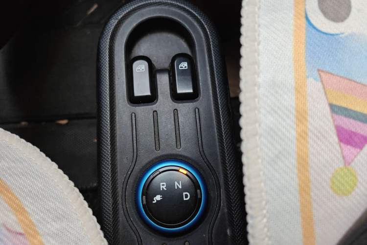 Used Wuling Hongguang MINIEV 2020 Enjoyment Model Lithium Iron Phosphate Gear Lever