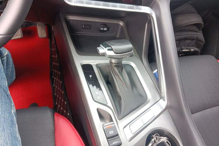 Used CHANGAN CS35PLUS 2021 Blue Whale NE 1.4T DCT Luxury Model Gear Lever