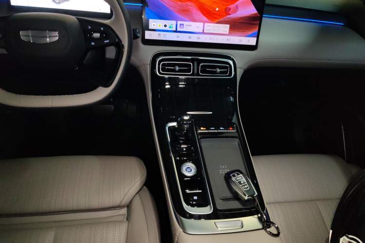 Used Geely Auto FX11 2025 4th Generation 1.5TD DCT Jinxiu Gear Lever