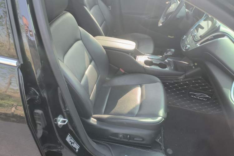 Used Chevrolet Malibu XL 2021 535T Automatic Sport Edition Right Front Seat