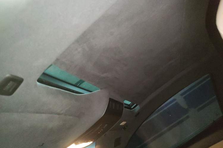 Used BMW 6 Series 2012 640i two-door coupe Headliner