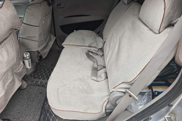 Used Mitsubishi Zinger 2011 2.0L Manual Transmission Luxury Version Left Rear Seat