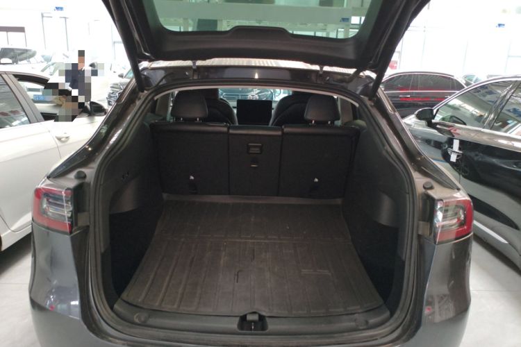 Used Tesla Model Y 2023 Rear-Wheel-Drive Version Trunk